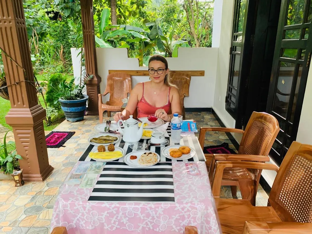 Aloe Home Stay Sigiriya 0*,